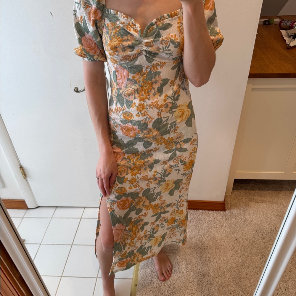 Elegant Floral Midi Dress with Puff Sleeves